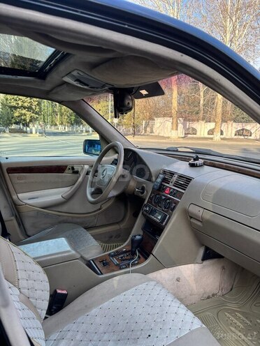 Mercedes C 230 2000, 327,000 km - 2.3 л - Mingəçevir