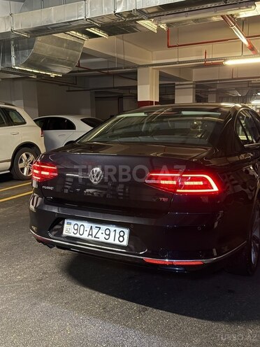 Volkswagen Passat 2017, 106,800 km - 1.8 л - Bakı