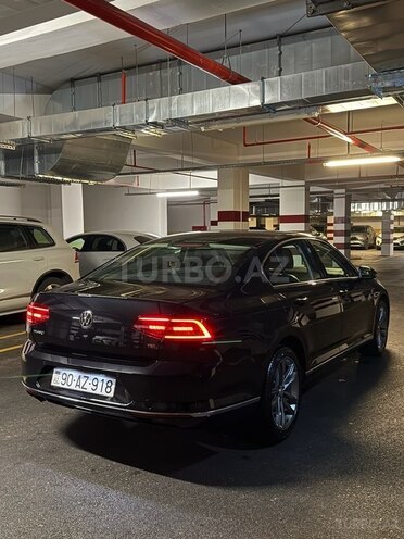 Volkswagen Passat 2017, 106,800 km - 1.8 л - Bakı
