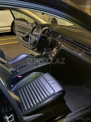 Volkswagen Passat 2017, 106,800 km - 1.8 л - Bakı