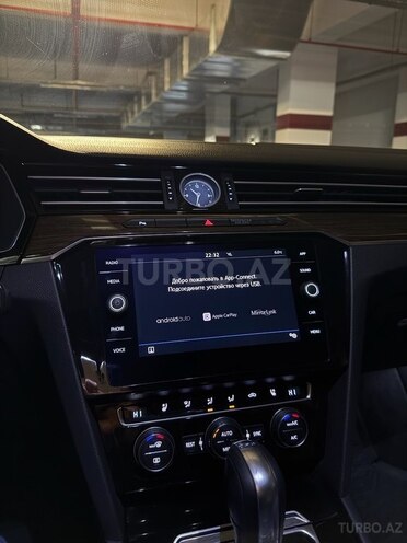 Volkswagen Passat 2017, 106,800 km - 1.8 л - Bakı