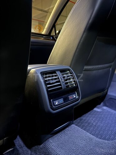 Volkswagen Passat 2017, 106,800 km - 1.8 л - Bakı
