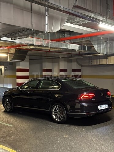 Volkswagen Passat 2017, 106,800 km - 1.8 л - Bakı