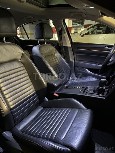 Volkswagen Passat 2017, 106,800 km - 1.8 л - Bakı