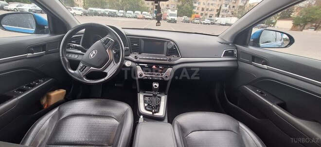 Hyundai Elantra 2017, 180,247 km - 2.0 л - Bakı