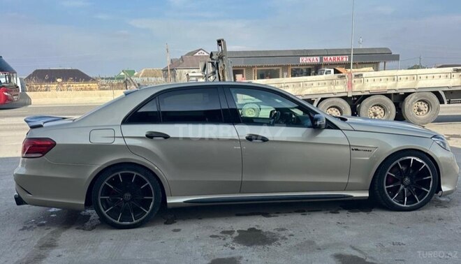 Mercedes E 300 4MATIC 2010, 219,000 km - 3.5 l - Kürdəmir