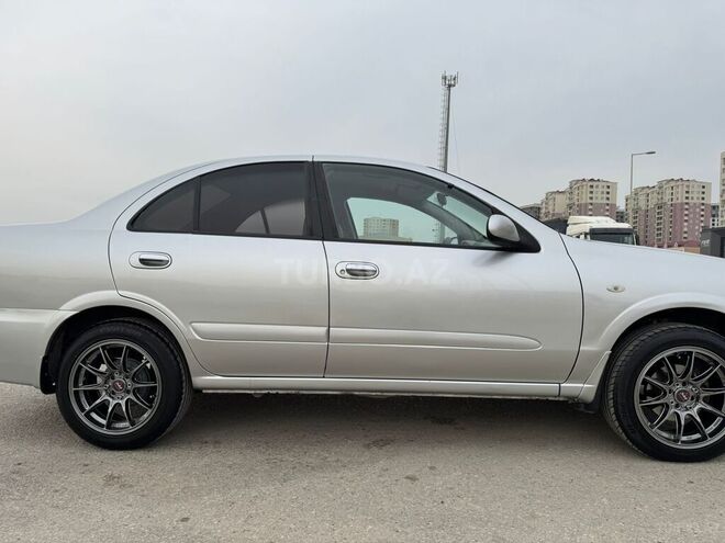 Nissan Sunny 2010, 261,800 km - 1.3 л - Bakı