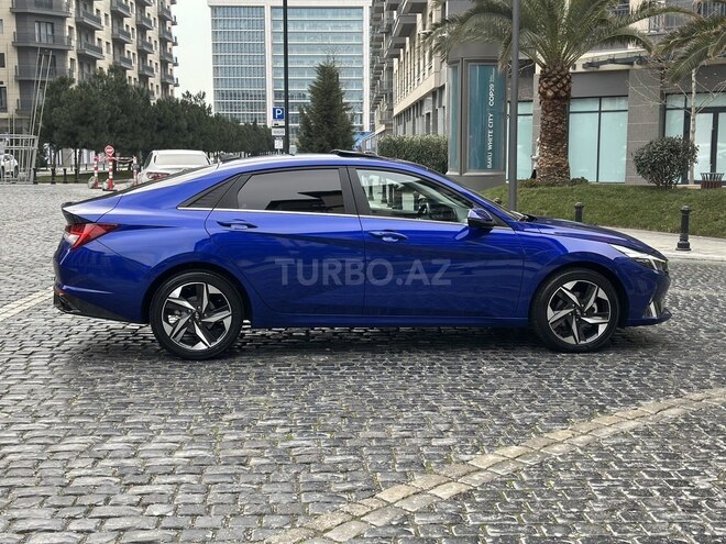 Hyundai Elantra 2022, 39,700 km - 1.6 л - Bakı