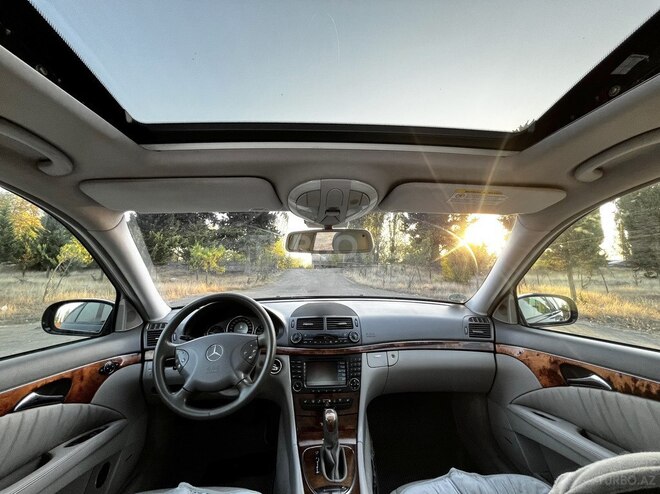 Mercedes E 240-10