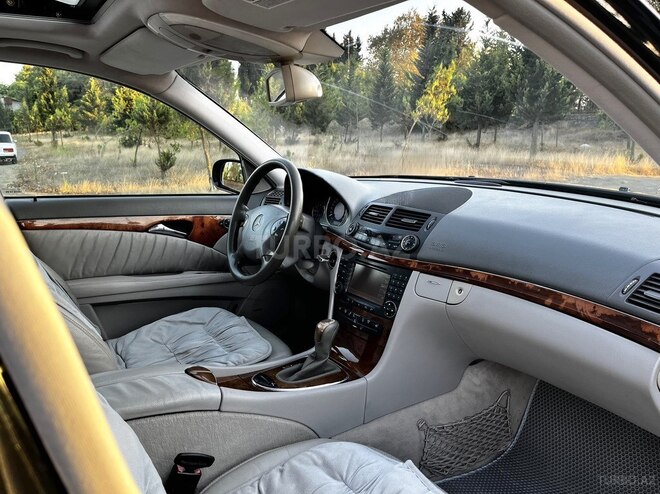 Mercedes E 240-12