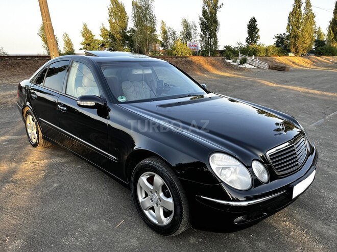 Mercedes E 240-4