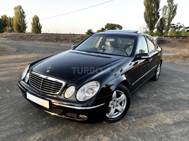 Mercedes E 240-1