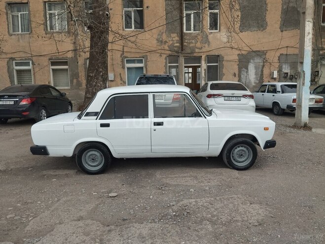 LADA (VAZ) 2107-4