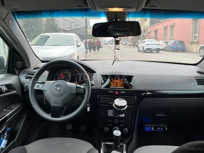 Opel Astra 2004, 240,000 km - 1.4 l - Bakı