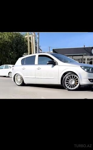 Opel Astra 2004, 240,000 km - 1.4 l - Bakı