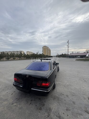 Mercedes E 320 2000, 273,000 km - 3.2 l - Bakı