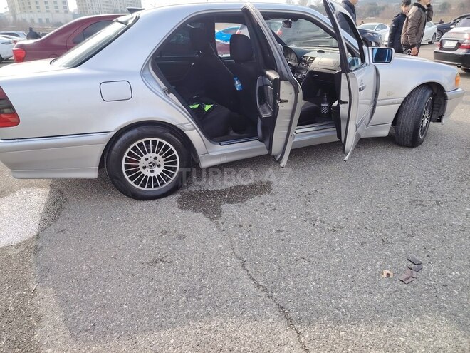 Mercedes C 180 1999, 300,000 km - 1.8 l - Bakı