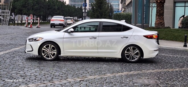 Hyundai Elantra 2017, 89,000 km - 2.0 l - Bakı