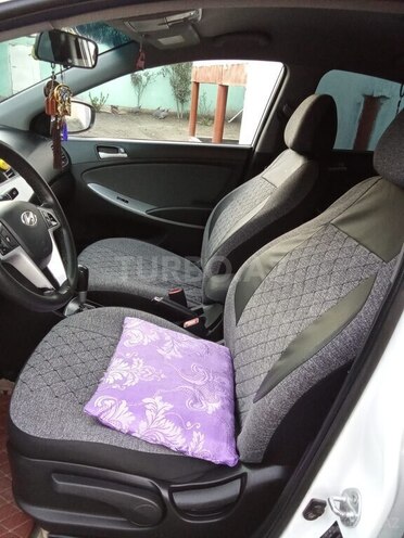 Hyundai Accent 2014, 218,000 km - 1.6 l - Ucar