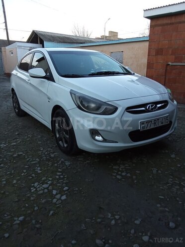 Hyundai Accent 2014, 218,000 km - 1.6 l - Ucar