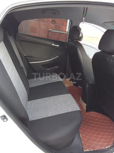 Hyundai Accent 2014, 218,000 km - 1.6 l - Ucar