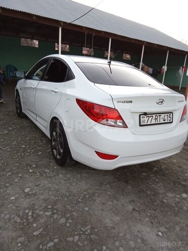Hyundai Accent 2014, 218,000 km - 1.6 l - Ucar