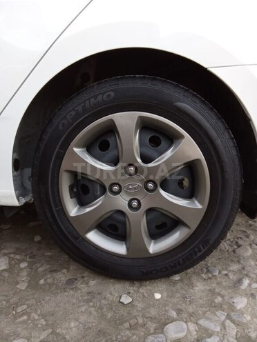 Hyundai Accent 2014, 218,000 km - 1.6 l - Ucar