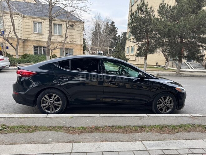 Hyundai Elantra 2018, 260,714 km - 2.0 л - Xırdalan
