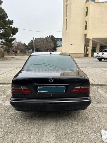 Mercedes E 320 2001, 356,000 km - 3.2 l - Sumqayıt