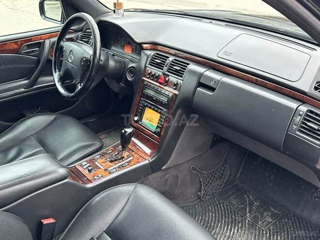 Mercedes E 320 2001, 356,000 km - 3.2 l - Sumqayıt