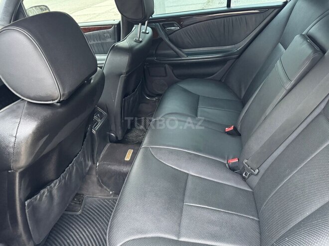 Mercedes E 320 2001, 356,000 km - 3.2 l - Sumqayıt