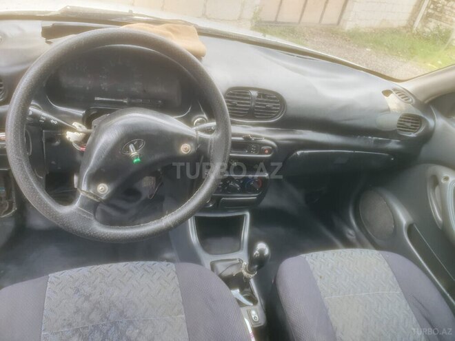 Hyundai Accent-16
