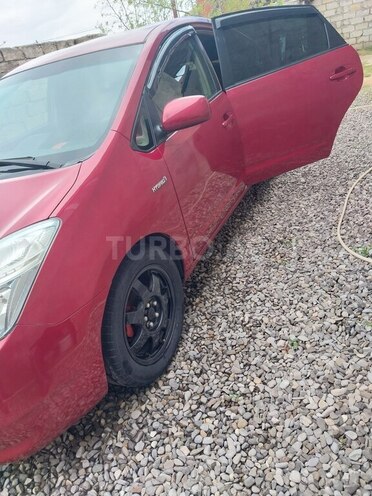 Toyota Prius-12