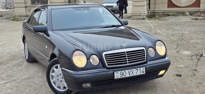 Mercedes E 240 1999, 286,000 km - 2.4 l - Sumqayıt