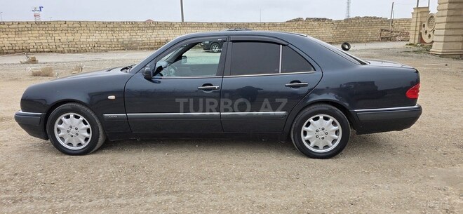 Mercedes E 240 1999, 286,000 km - 2.4 l - Sumqayıt