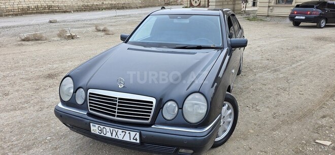 Mercedes E 240 1999, 286,000 km - 2.4 l - Sumqayıt
