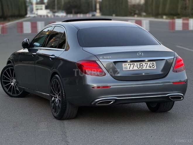 Mercedes E 220 d 2017, 207,605 km - 2.0 l - Bakı
