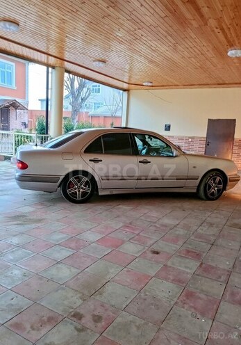 Mercedes E 230 1997, 366,859 km - 2.3 l - Masallı