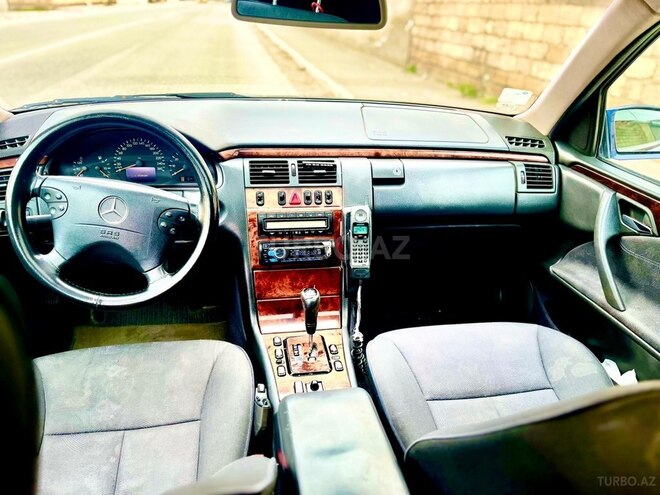Mercedes E 280 1999, 388,475 km - 2.8 l - Bakı