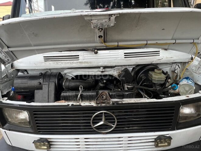 Mercedes 410 D-11