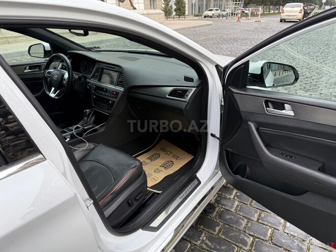 Hyundai Sonata-17