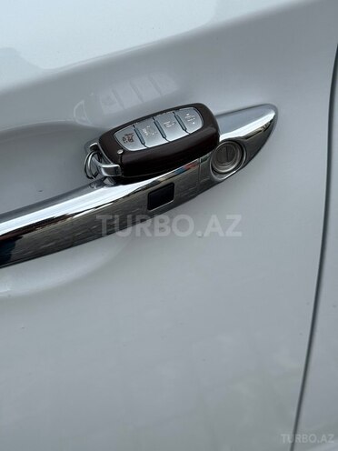 Hyundai Sonata-15
