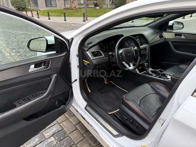 Hyundai Sonata-16