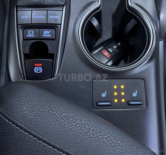 Toyota Camry-15
