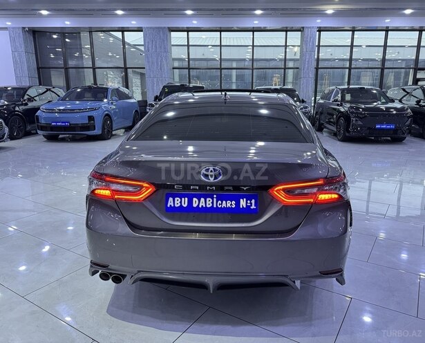 Toyota Camry-7