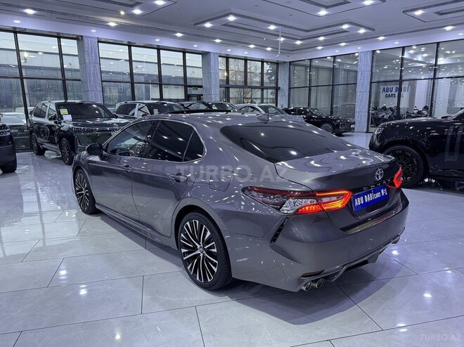Toyota Camry-6