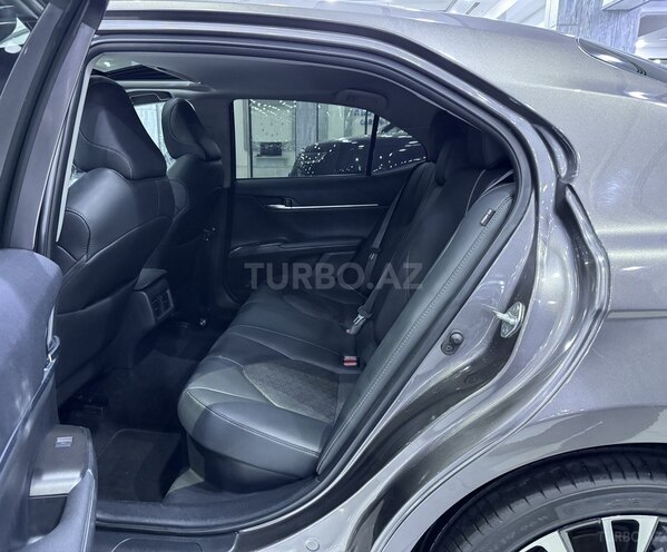 Toyota Camry-14