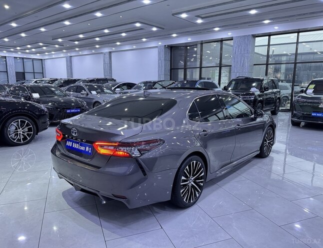 Toyota Camry-5
