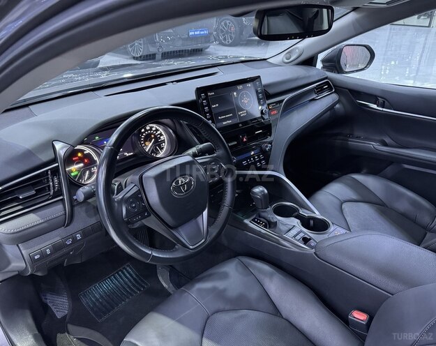 Toyota Camry-9