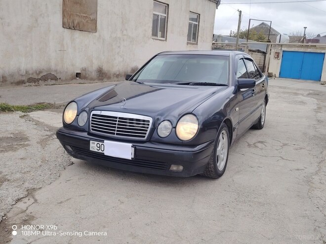 Mercedes E 200 1998, 325,000 km - 2.0 l - Bakı